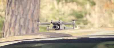 (drone buzzing) - Porch Pirates