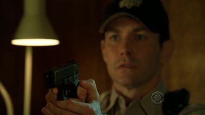 Drop it. - CSI: Crime Scene Investigation