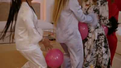 Drop it like it's...
[popping] - The Real Housewives of Dubai