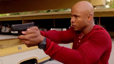 Drop the gun. - NCIS: Los Angeles