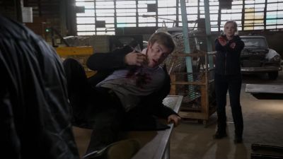 Drop the gun. - Chicago Fire