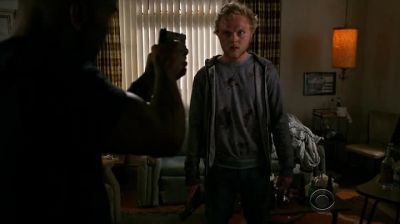Drop the weapon. - Criminal Minds