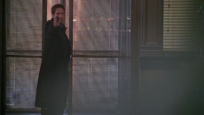 Drop your weapon! - The X-Files