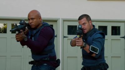        Drop your weapons. - NCIS: Los Angeles