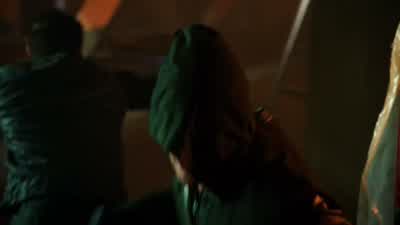 Drop your guns. - Arrow