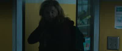 Drop your weapon. - The 5th Wave