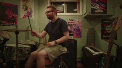 [drums playing] - Appiness
