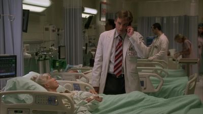 Dry mouth,
his parotid glands aren't working. - House