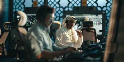 Dubai, we have a possible security
incident on board. Stand by. - Hijack