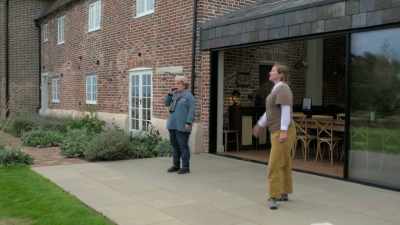 -- DUCK CALL - Extraordinary Escapes with Sandi Toksvig