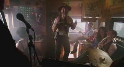 - Dude, you gotta get over here right now.
- Copy. - Super Troopers 2