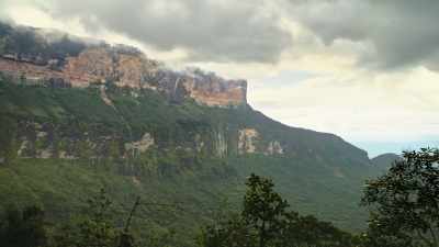 - Dude, this is so sick!
- This is insane. - Explorer: The Last Tepui