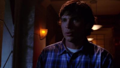 - Dude, you know Lex Luthor?
- What are you doing here? - Smallville