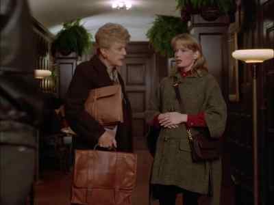 Duffy, I don't remember
inviting the press. - Murder, She Wrote