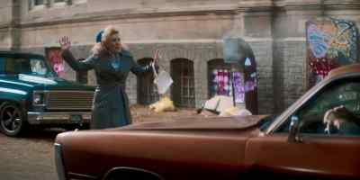 - Dumb bitch, it's raining!
- Sorry! - Timestalker