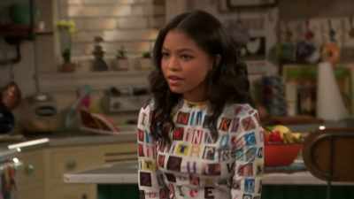 Dunk it, like... like ba... ♪♪ - Raven's Home