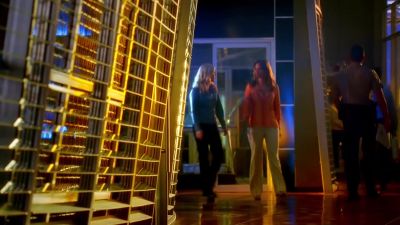 DUQUESNE:
Hey. - CSI: Miami