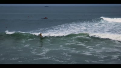 During the competition,
no one can control the wave conditions - Chasing Waves