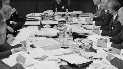 During the war, he was an
executive at Deutsche Bank, - Reckonings