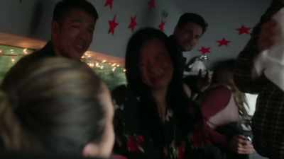(Dusty sobbing)
(travelers cheering) - Holiday Road
