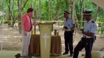 Dwayne, JP, we can release the body. - Death in Paradise