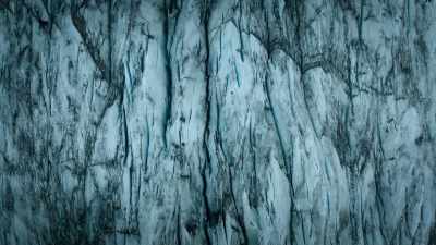 DWAYNE: You can see
all the cracks along, yeah? - Welcome to Earth
