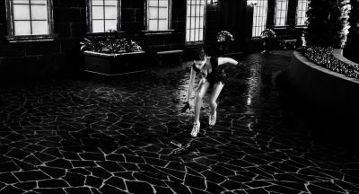 - Dwight...
- The gun barks and bucks in my hand. - Sin City: A Dame to Kill For