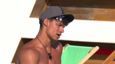 ‐D'you know what I mean?
‐I'm happy, though, - Love Island