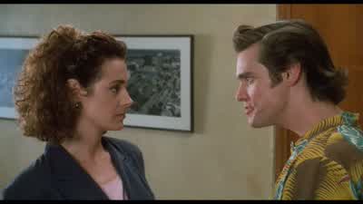 Δυσκολεύεται να ξεχάσει το ποδόσφαιρο. - Ace Ventura: Pet Detective