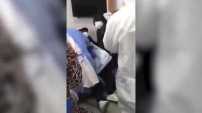E a taxa de mortalidade dispara - Race Against Pandemic