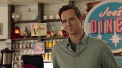 É, acho que estou
esperando a pessoa certa. - 'Tis the Season to be Merry