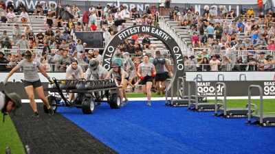 E agora o evento passa a ser um sled push, - Fittest on Earth: Retro/Active