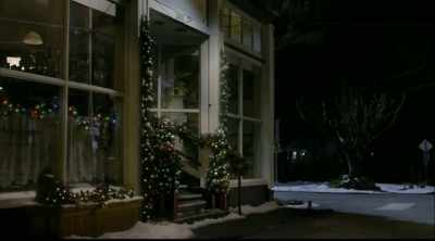 É claro que vai tocar a música.
Você ensaiou. - It's Christmas, Eve