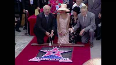 É com orgulho que recebemos
à Calçada da Fama - Rita Moreno: Just a Girl Who Decided to Go for It