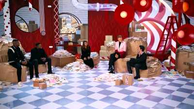 É dos DCappella, - Pentatonix: Around the World for the Holidays