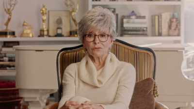 E eu convivi com aquele
sentimento de demérito - Rita Moreno: Just a Girl Who Decided to Go for It