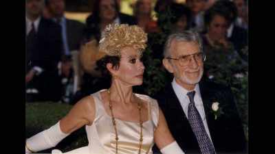 E eu olhei para aquele corpo
magro e frágil, - Rita Moreno: Just a Girl Who Decided to Go for It