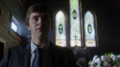 E-excuse me. - Bates Motel