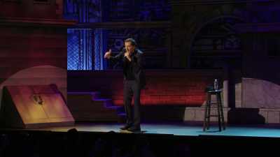 E liber, te vede, dar nu oprește.
Nu înțeleg de ce. - Gad Elmaleh: American Dream