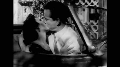 E o amor a atinge como nunca. - Rita Moreno: Just a Girl Who Decided to Go for It