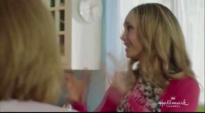 - E o que é que nós vamos ser?
- Não sei, os meus pais? - Royally Ever After