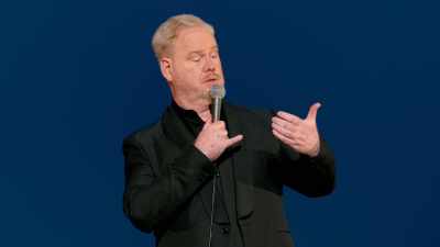 "É o que gastei no meu anel de noivado. - Jim Gaffigan: Dark Pale