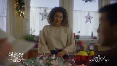 E preciso que tu e a Sarah
façam de Pai e Mãe Natal - Christmas for Keeps