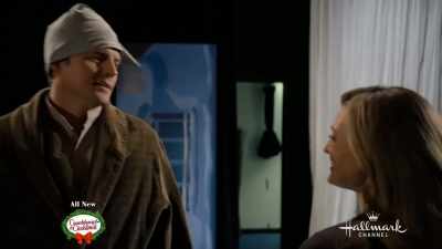 - Eşti simpatic.
- Simpatic... Simpaticul Scrooge. - A Dickens of a Holiday!
