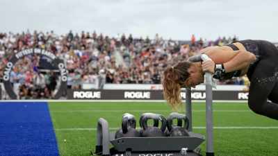 E um desempenho dominador da sua parte, - Fittest on Earth: Retro/Active