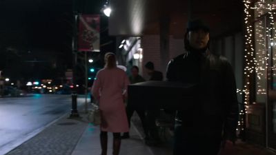 Eagle One, the package is in hand. - Supergirl