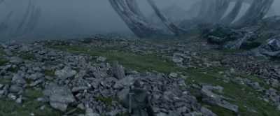 (EAGLE SCREECHES) - King Arthur: Legend of the Sword