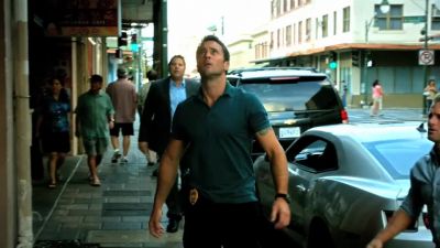 Early to be closed, no? I think so. - Hawaii Five-0