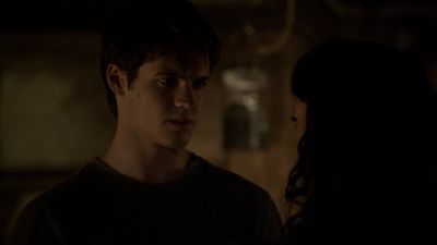Easy... easy. - The Vampire Diaries