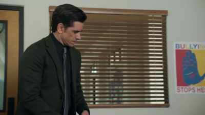 -Easy. Emma.
-Daughter. - Big Shot